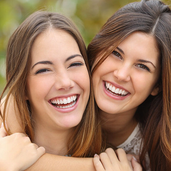 smiling-mom-and-daughter